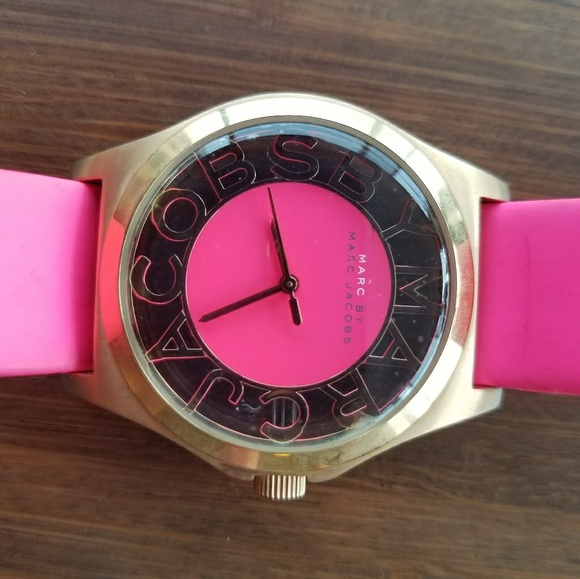 Marc by Marc Jacobs hot pink watch - Picture 2 of 7
